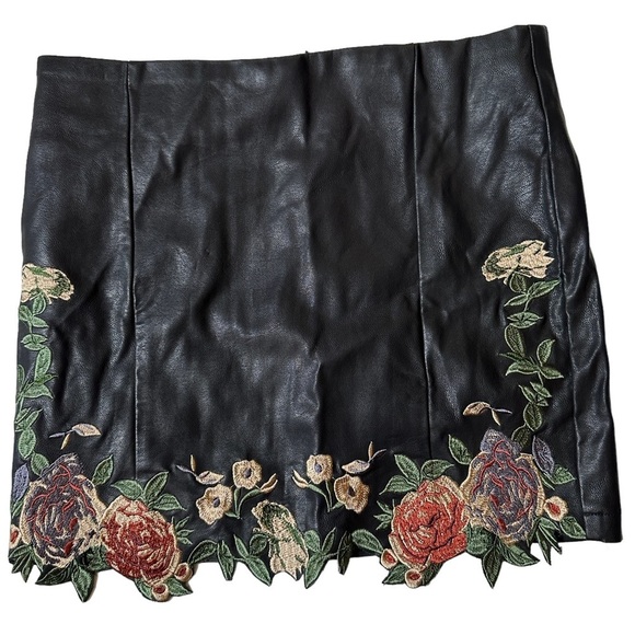 Black and Floral Vegan Leather Mini Skirt | Size Small - Picture 1 of 7